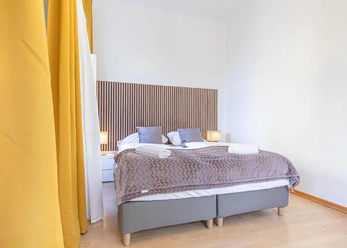 Simple 2-bedroom For 5p Location * Vienna